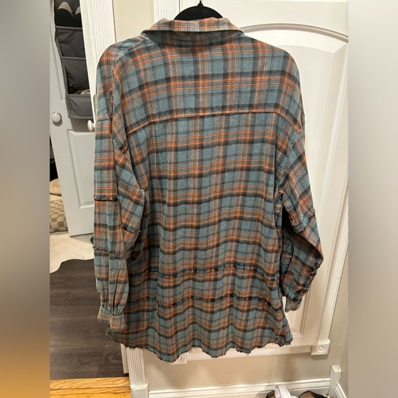 NWT Women’s Oversized Plaid Flannel size Large - Picture 3 of 3